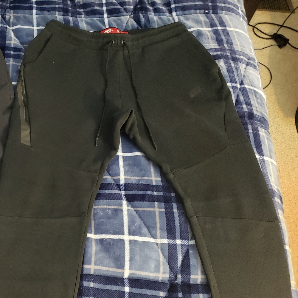 Nike Tech Fleece Pants Joggers Medium
